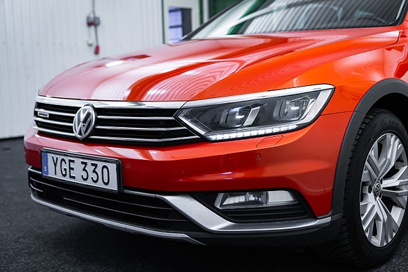 Volkswagen Passat Alltrack 8 of 30