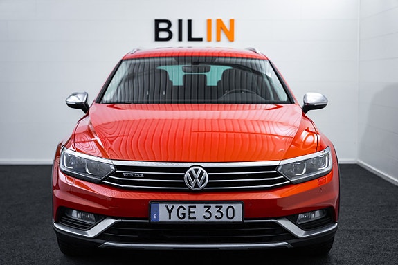 Volkswagen Passat Alltrack 3 of 30