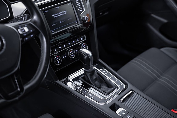 Volkswagen Passat Alltrack 22 of 30
