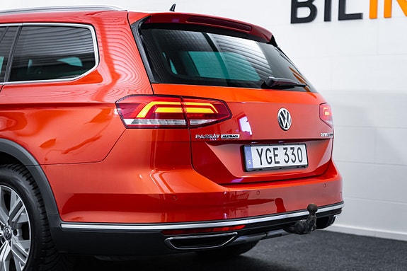 Volkswagen Passat Alltrack 13 of 30