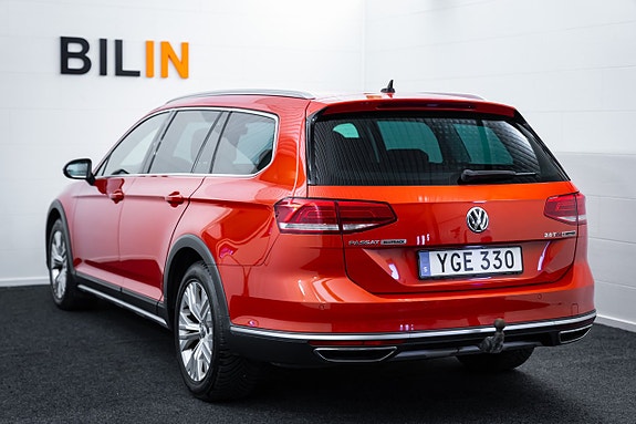 Volkswagen Passat Alltrack 5 of 30