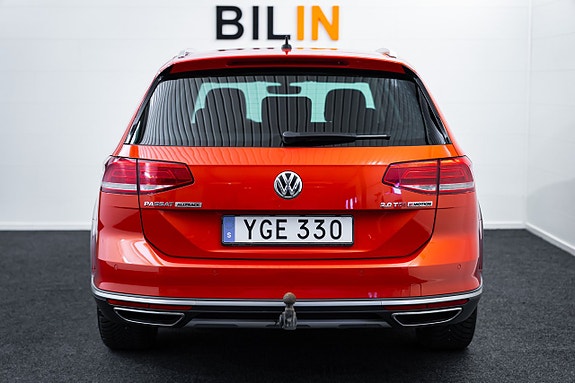 Volkswagen Passat Alltrack 14 of 30