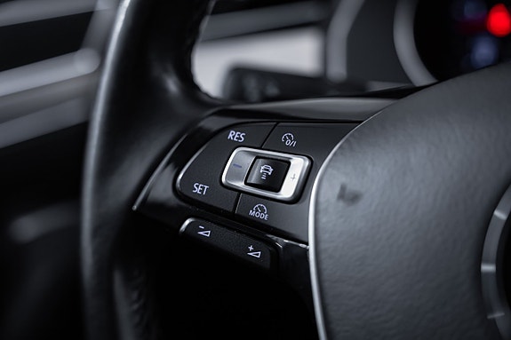 Volkswagen Passat Alltrack 26 of 30