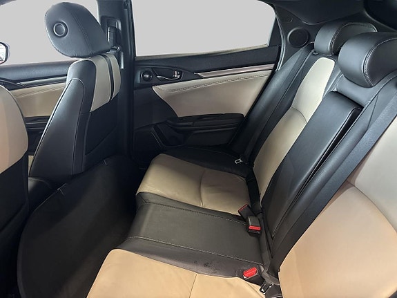 Honda Civic 10 of 18