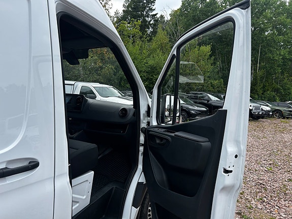 Mercedes-Benz Sprinter 211 9 of 21