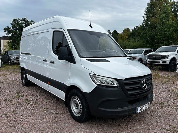 Mercedes-Benz Sprinter 211