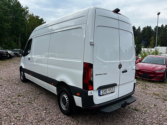 Mercedes-Benz Sprinter 211 4 of 21