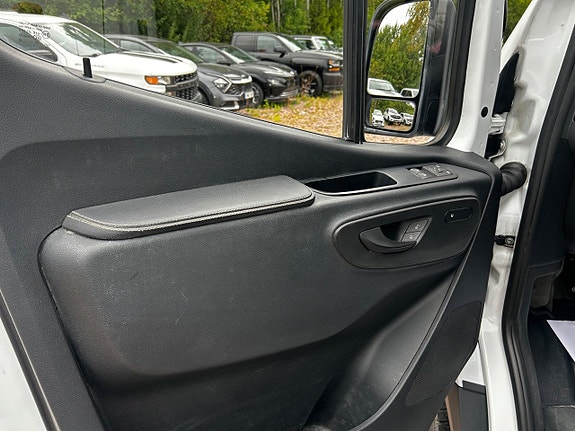 Mercedes-Benz Sprinter 211 13 of 21