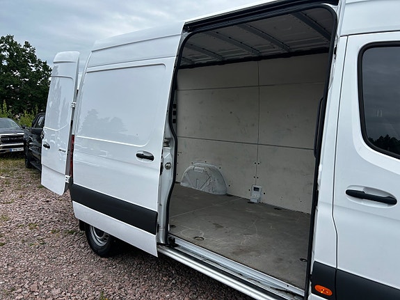 Mercedes-Benz Sprinter 211 7 of 21