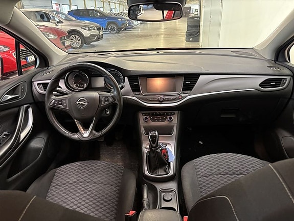 Opel Astra 8 of 9