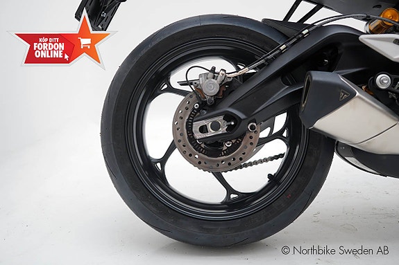 Triumph Motorcycles 765 STREET TRIPLE Hemleverans* 15 of 21