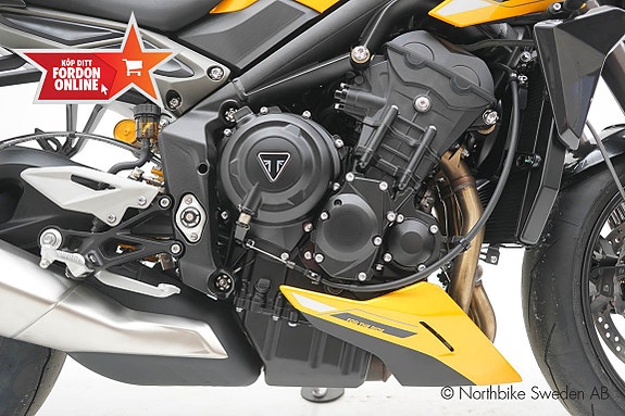Triumph Motorcycles 765 STREET TRIPLE Hemleverans* 16 of 21