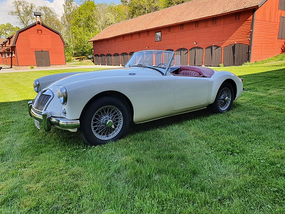 MG Cabriolet 2 of 6