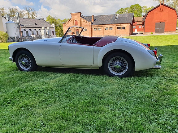 MG Cabriolet 3 of 6