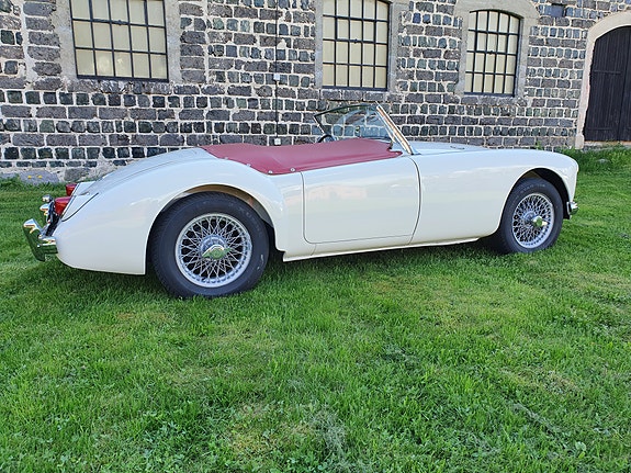 MG Cabriolet 4 of 6