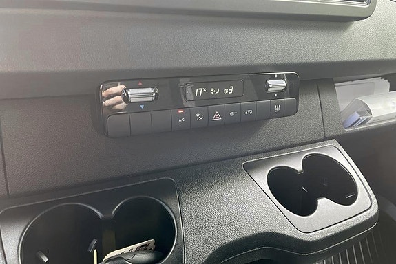 Mercedes-Benz Sprinter 211 13 of 18
