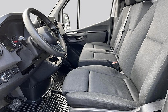 Mercedes-Benz Sprinter 211 8 of 18