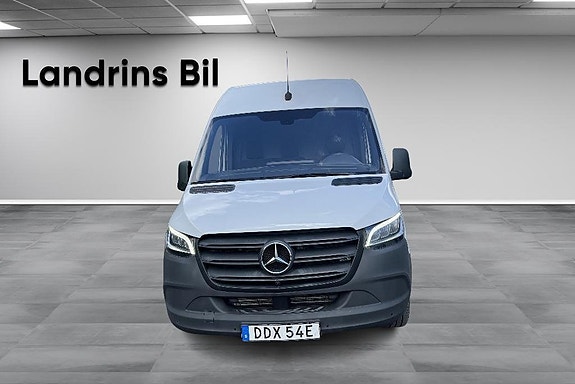 Mercedes-Benz Sprinter 211 2 of 18