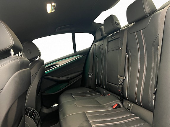 BMW 530e 16 of 30