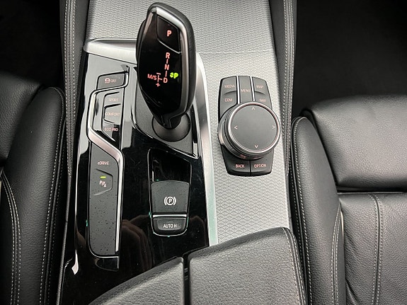 BMW 530e 27 of 30
