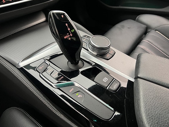 BMW 530e 26 of 30