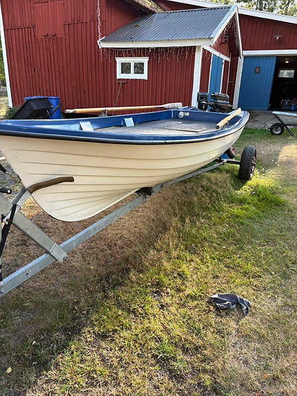 Fiskebåt med 4.5hk mercury inkl 30kärra 3 of 5