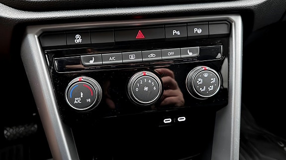 Volkswagen T-Roc 16 of 19