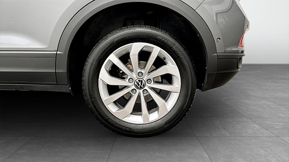 Volkswagen T-Roc 6 of 19