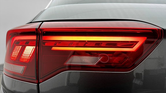 Volkswagen T-Roc 19 of 19