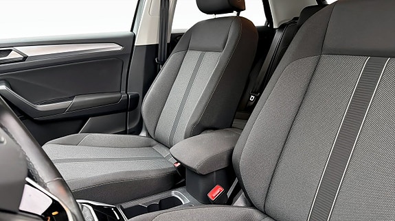 Volkswagen T-Roc 8 of 19