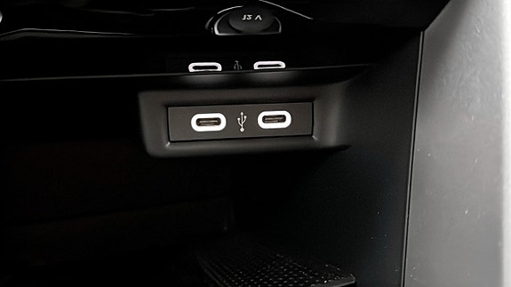 Volkswagen T-Roc 17 of 19
