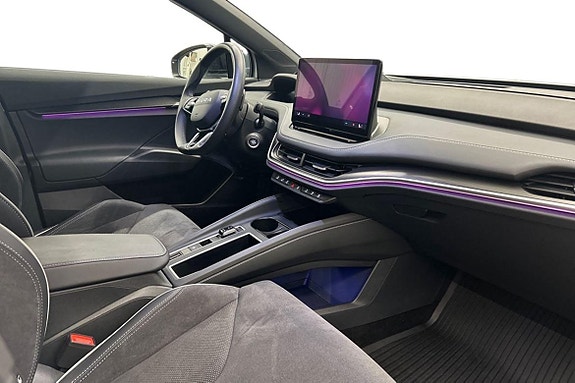 Skoda Enyaq 10 of 16
