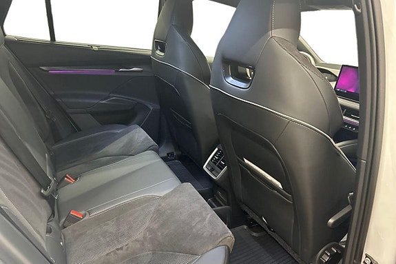 Skoda Enyaq 11 of 16