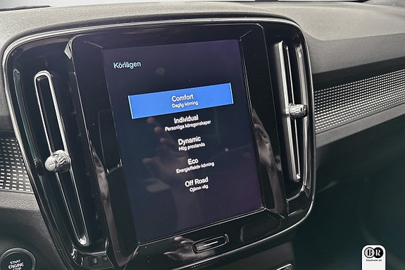 Volvo XC40 16 of 18