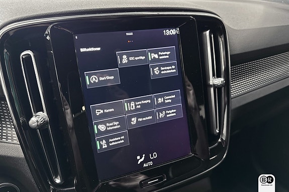 Volvo XC40 14 of 18