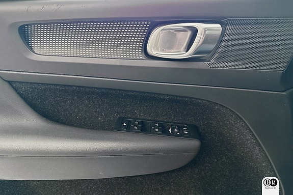 Volvo XC40 17 of 18