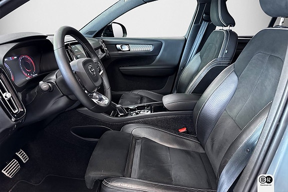 Volvo XC40 8 of 18