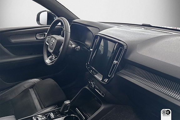 Volvo XC40 6 of 18