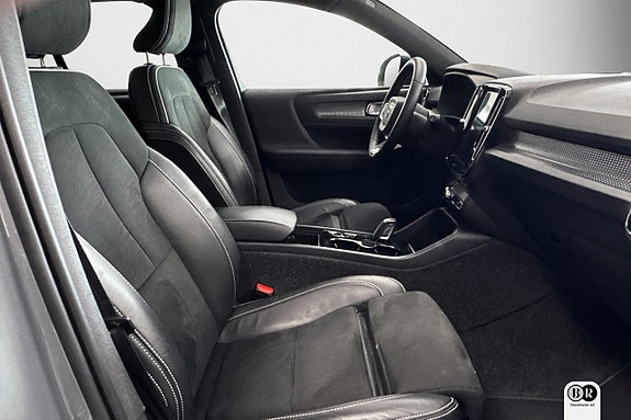 Volvo XC40 5 of 18