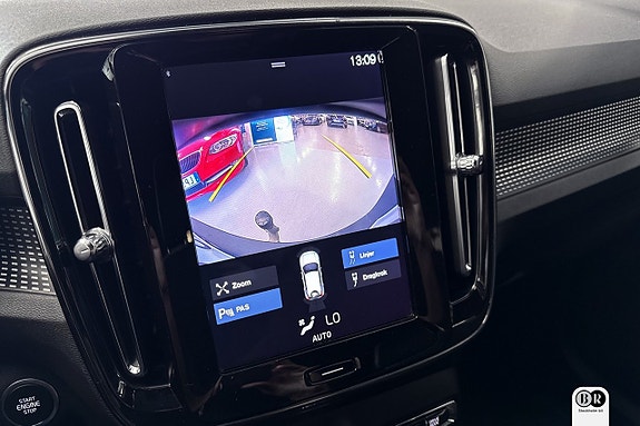 Volvo XC40 15 of 18