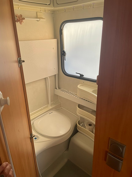 Adria Adria 552 Uk barnkammarvagn 4 of 8