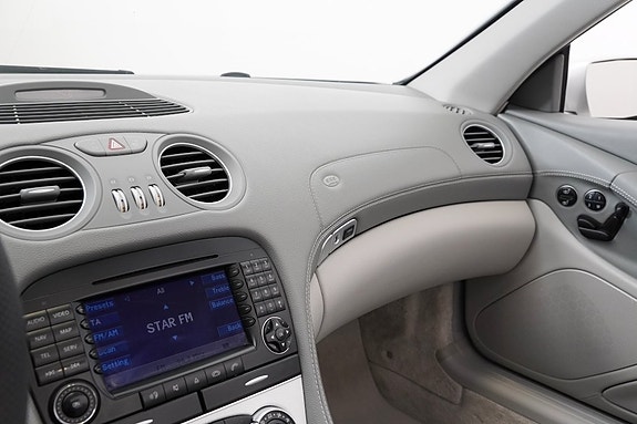 Mercedes-Benz SL55 16 of 24