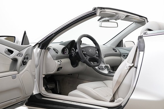 Mercedes-Benz SL55 13 of 24