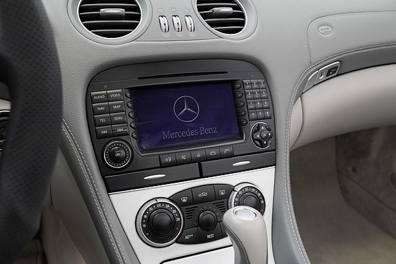 Mercedes-Benz SL55 18 of 24