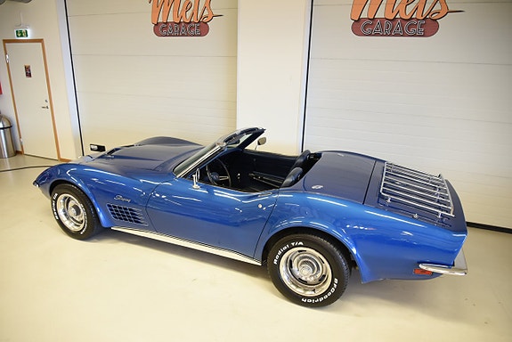 Chevrolet Corvette 12 of 30