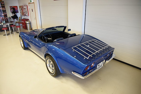 Chevrolet Corvette 11 of 30