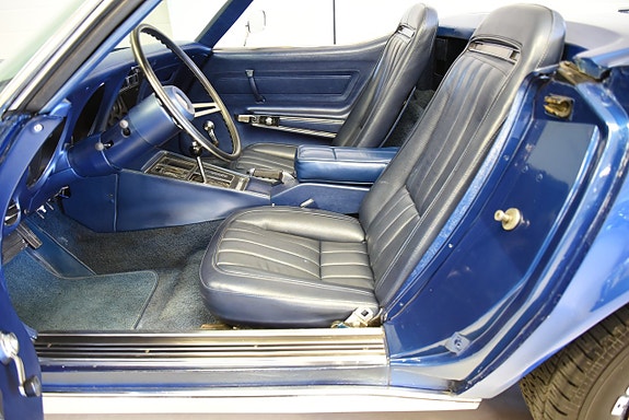Chevrolet Corvette 21 of 30