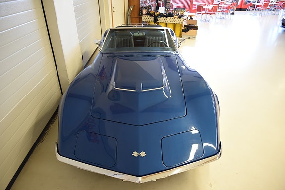 Chevrolet Corvette 16 of 30