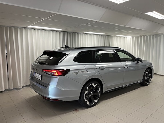 Skoda Superb 3 of 11