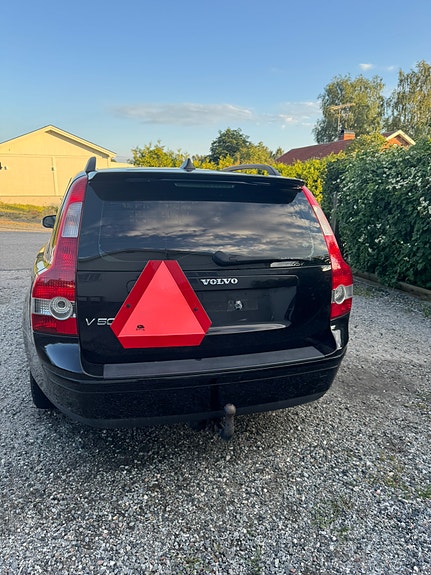 Volvo V50 2 of 5